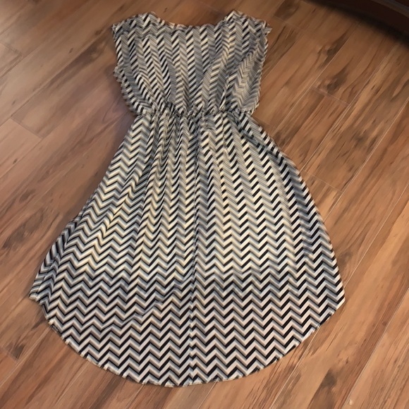 High low dress - Picture 3 of 3